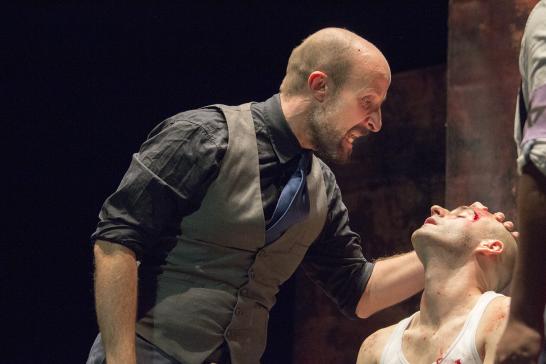 Escena de La doble historia del Doctor Valmy