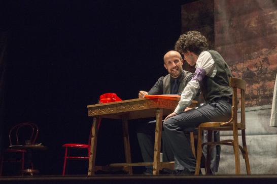 Escena de La doble historia del Doctor Valmy