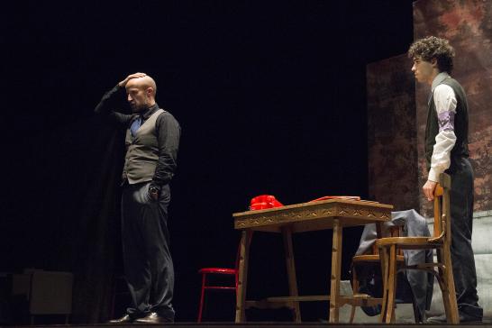 Escena de La doble historia del Doctor Valmy