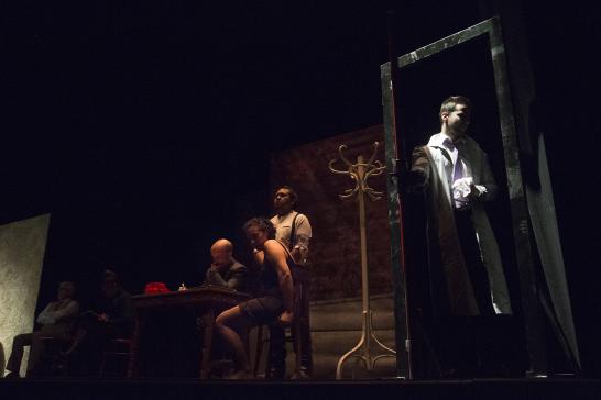 Escena de La doble historia del Doctor Valmy